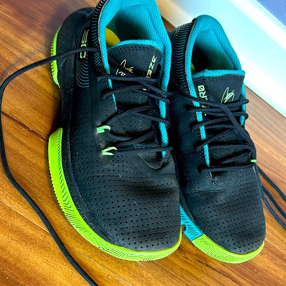 Stephan Curry 3zero UA basketball shoes